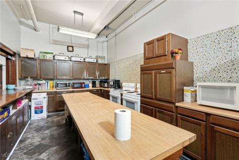 742 Johnston Street Akron OH 44306