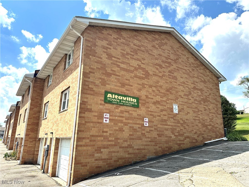 880 Cain Street East Liverpool OH 43920