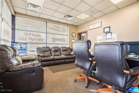 2105 Columbus Road NE Canton OH 44705