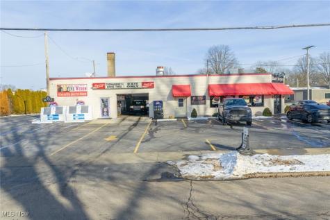 707 N Crater Avenue Dover OH 44622