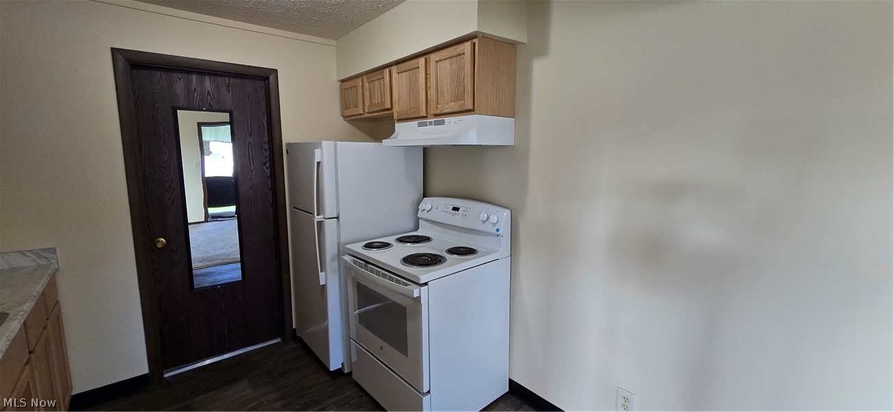 888 Rosamond Avenue Akron OH 44307