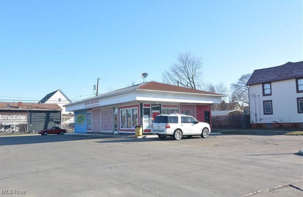 2957 Pearl Avenue Lorain OH 44055