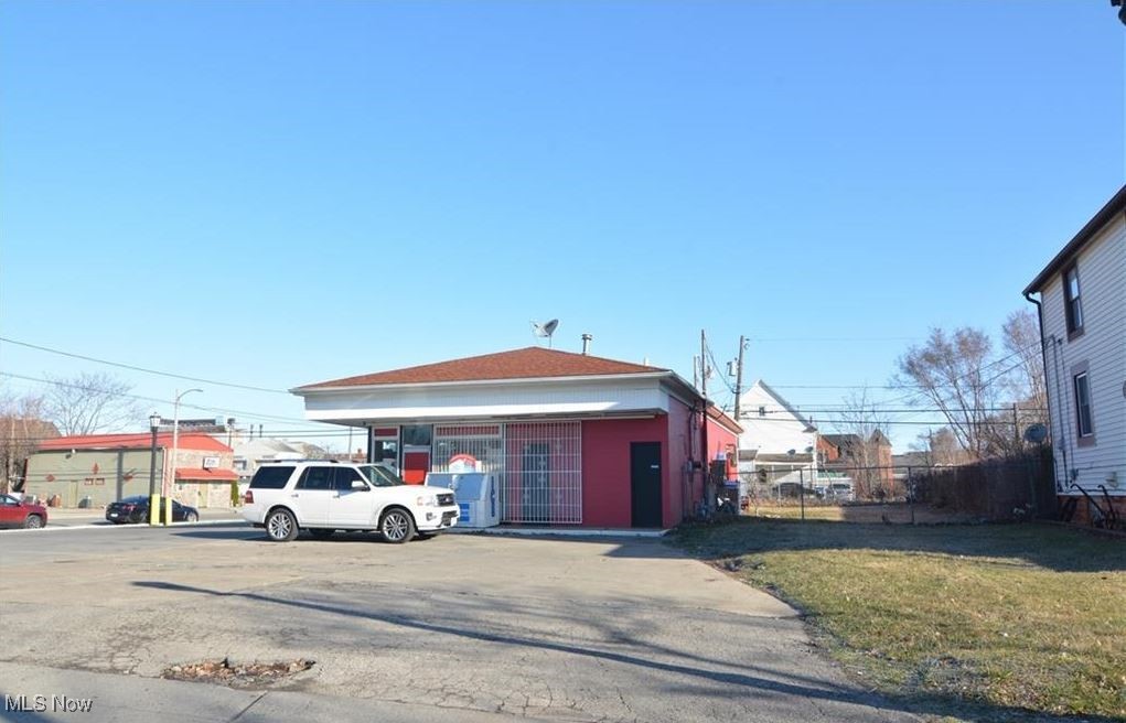 2957 Pearl Avenue Lorain OH 44055