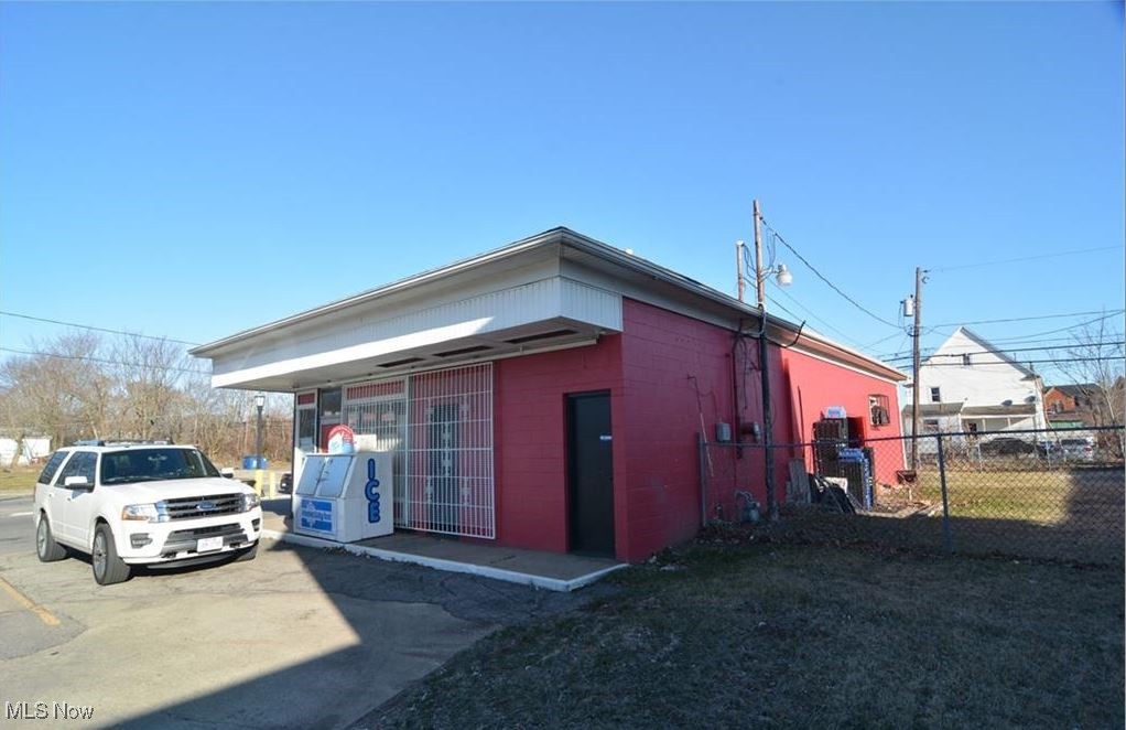 2957 Pearl Avenue Lorain OH 44055