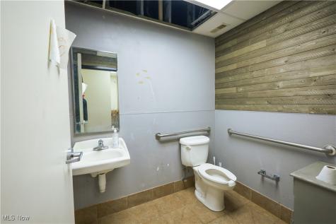 2052 Romig Road Akron OH 44320