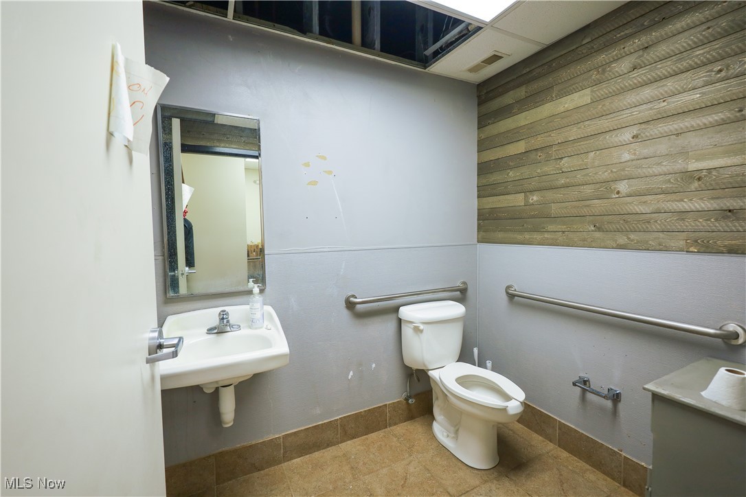 2052 Romig Road Akron OH 44320