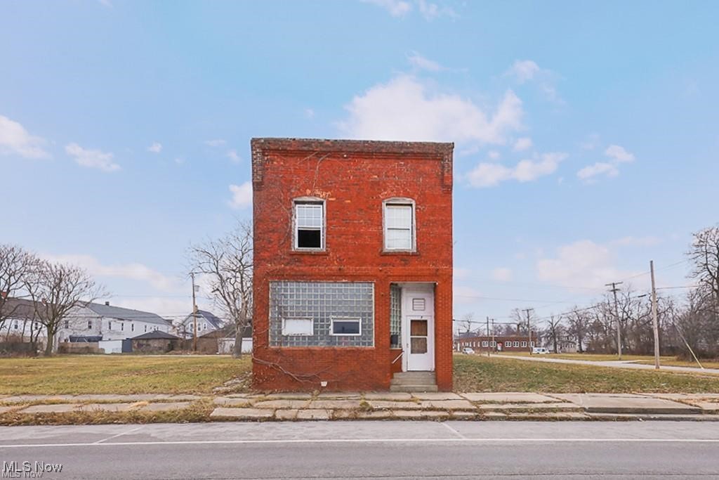 2104 E 28th Street Lorain OH 44055