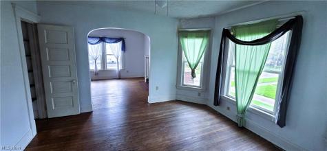 229 5th Street Elyria OH 44035