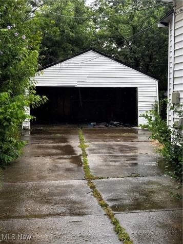 3833 E 144th Street Cleveland OH 44128