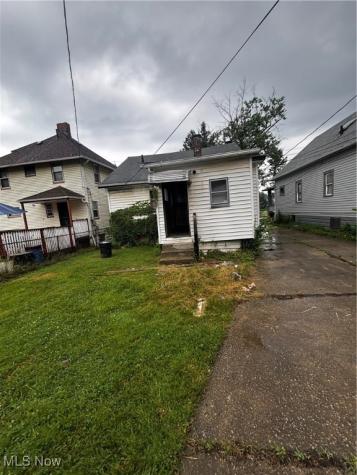 3833 E 144th Street Cleveland OH 44128