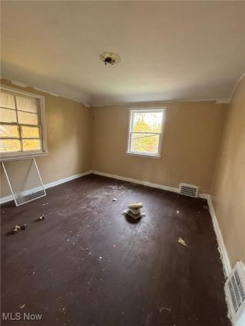 3833 E 144th Street Cleveland OH 44128