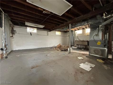 3833 E 144th Street Cleveland OH 44128