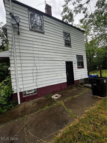 3833 E 144th Street Cleveland OH 44128