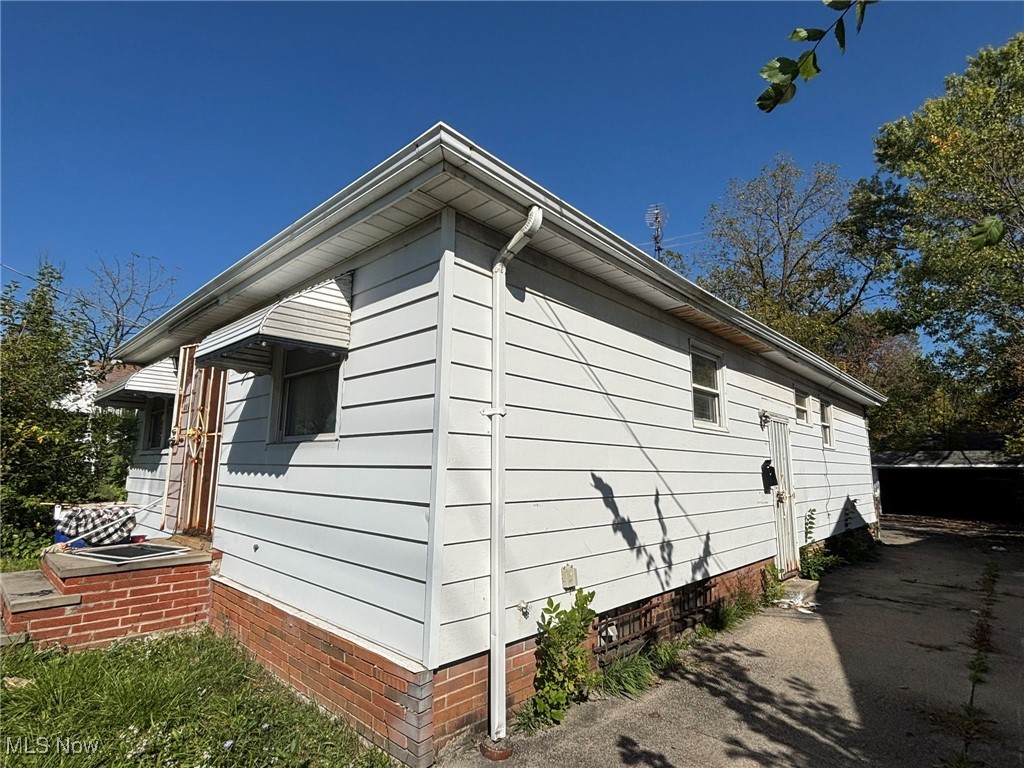 3833 E 144th Street Cleveland OH 44128