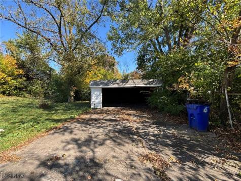 3833 E 144th Street Cleveland OH 44128