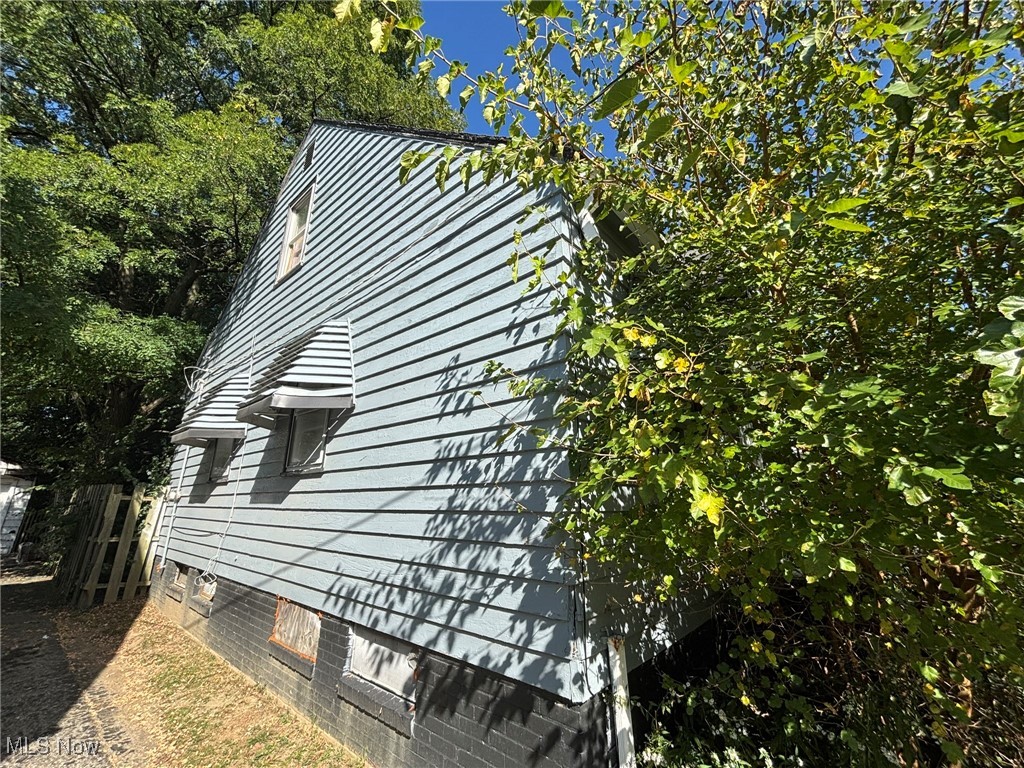 3833 E 144th Street Cleveland OH 44128