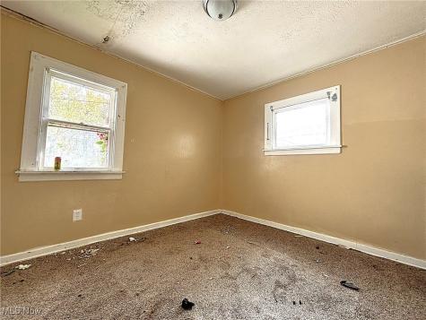 3833 E 144th Street Cleveland OH 44128