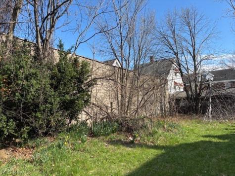 632 E 162nd Street Cleveland OH 44110