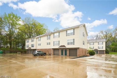2067 Newberry Street Cuyahoga Falls OH 44221