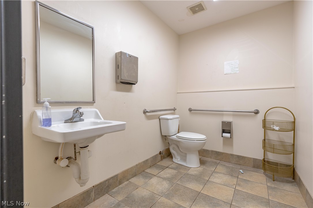 1235 E Tallmadge Avenue Akron OH 44310