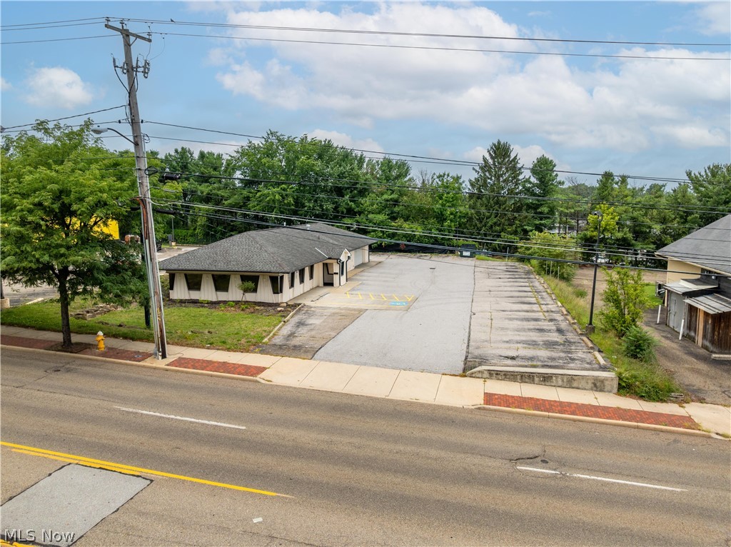 1235 E Tallmadge Avenue Akron OH 44310