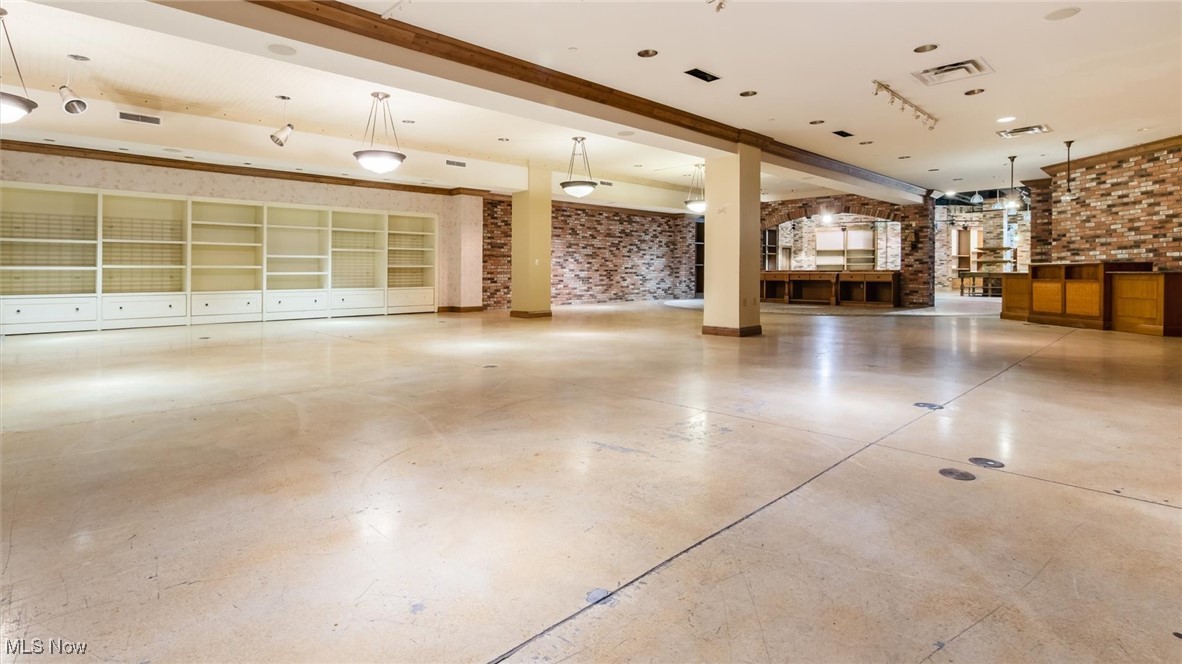 5825 Raiders Road Frazeysburg OH 43822