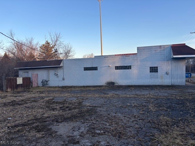 1667 N Main Street Niles OH 44446
