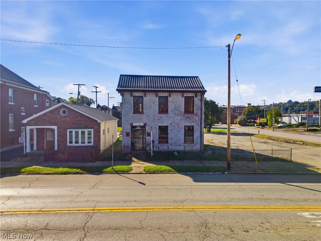712 Market Street Zanesville OH 43701