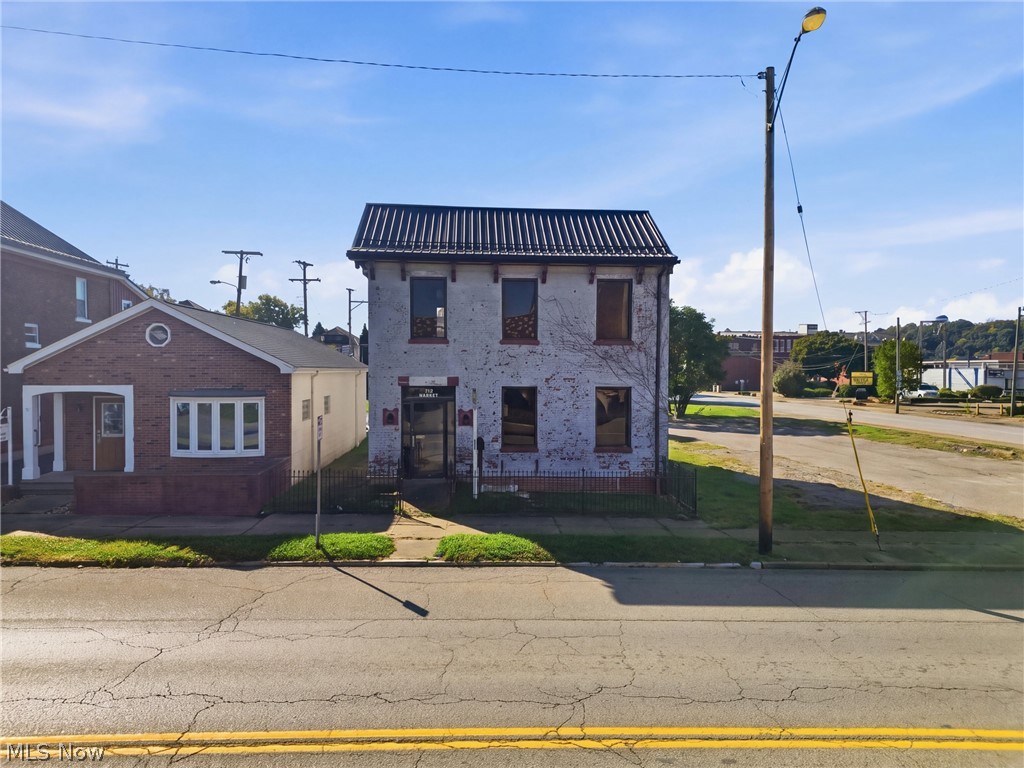 712 Market Street Zanesville OH 43701