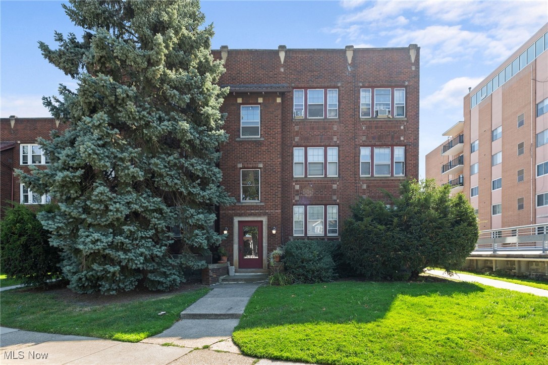 12015 Clifton Boulevard Lakewood OH 44107