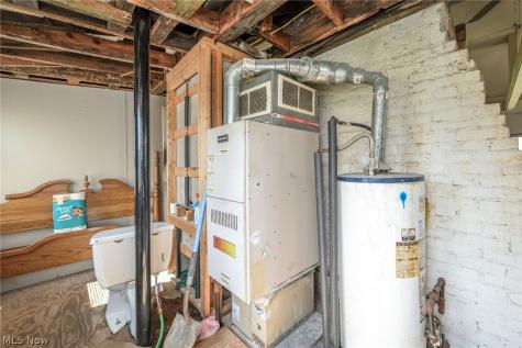 5818 Akron Cleveland Road Hudson OH 44236