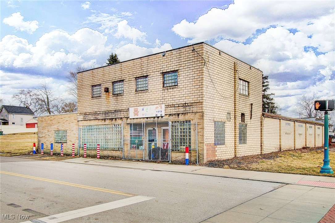 2406 Winfield Way NE Canton OH 44705