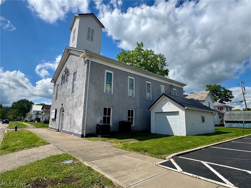 73 S 9th Street Mcconnelsville OH 43756