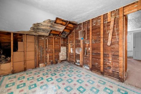 111 S Center Street Lagrange OH 44050