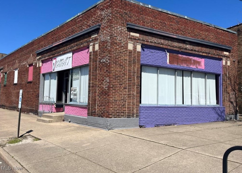 1475-1479 Aster Akron OH 44301