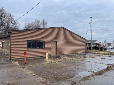 4520 Navarre Road SW Canton OH 44706