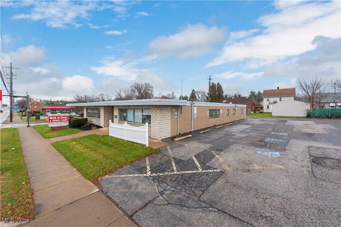 3665 W 117th Street Cleveland OH 44111