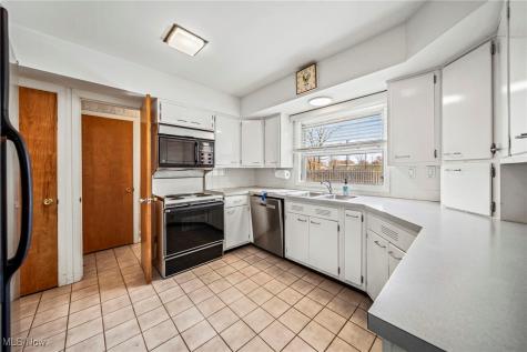 8241 Lewis Road Berea OH 44017