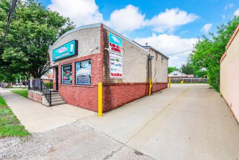 3284 W 117th Street Cleveland OH 44111