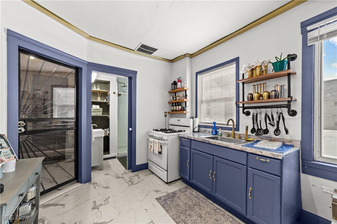 5913 Denison Avenue Cleveland OH 44102