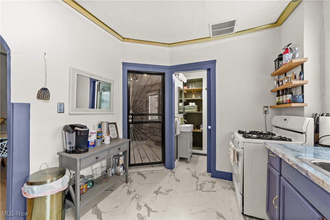 5913 Denison Avenue Cleveland OH 44102