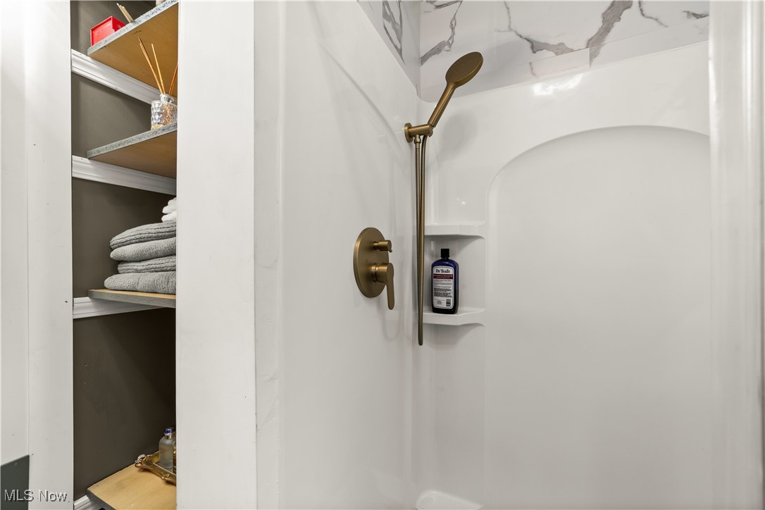 5913 Denison Avenue Cleveland OH 44102