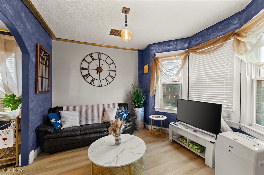 5913 Denison Avenue Cleveland OH 44102