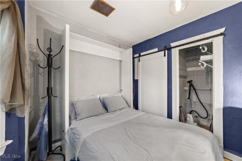 5913 Denison Avenue Cleveland OH 44102