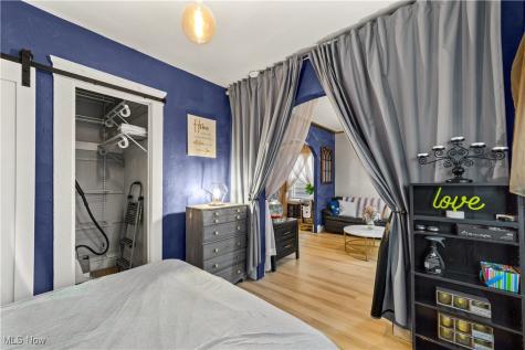 5913 Denison Avenue Cleveland OH 44102