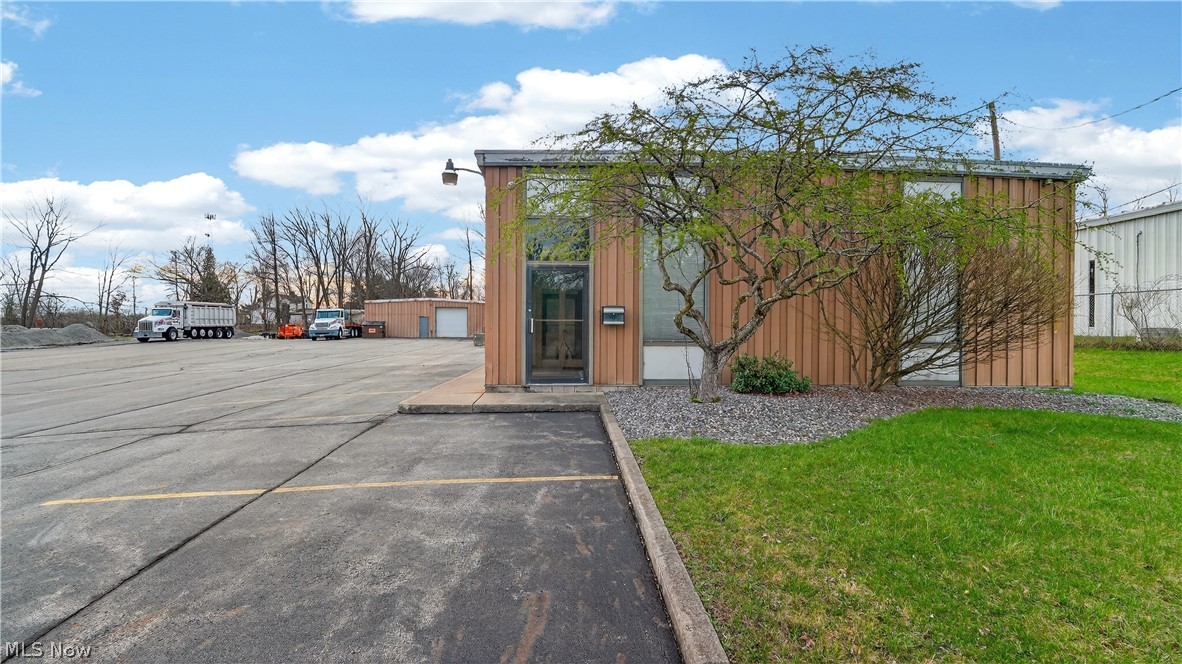 3060 Gale Drive Hubbard OH 44425