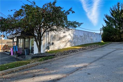 25 S Lexington Springmill Road Mansfield OH 44906