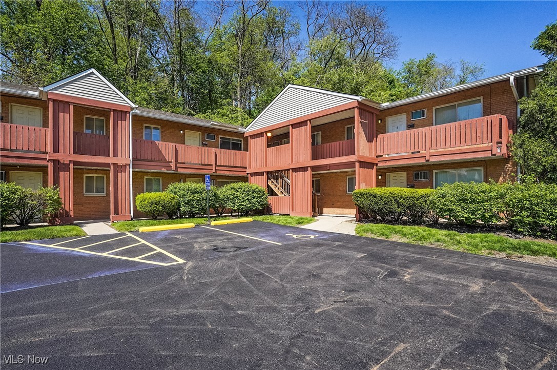 2323 Newton Street Akron OH 44305