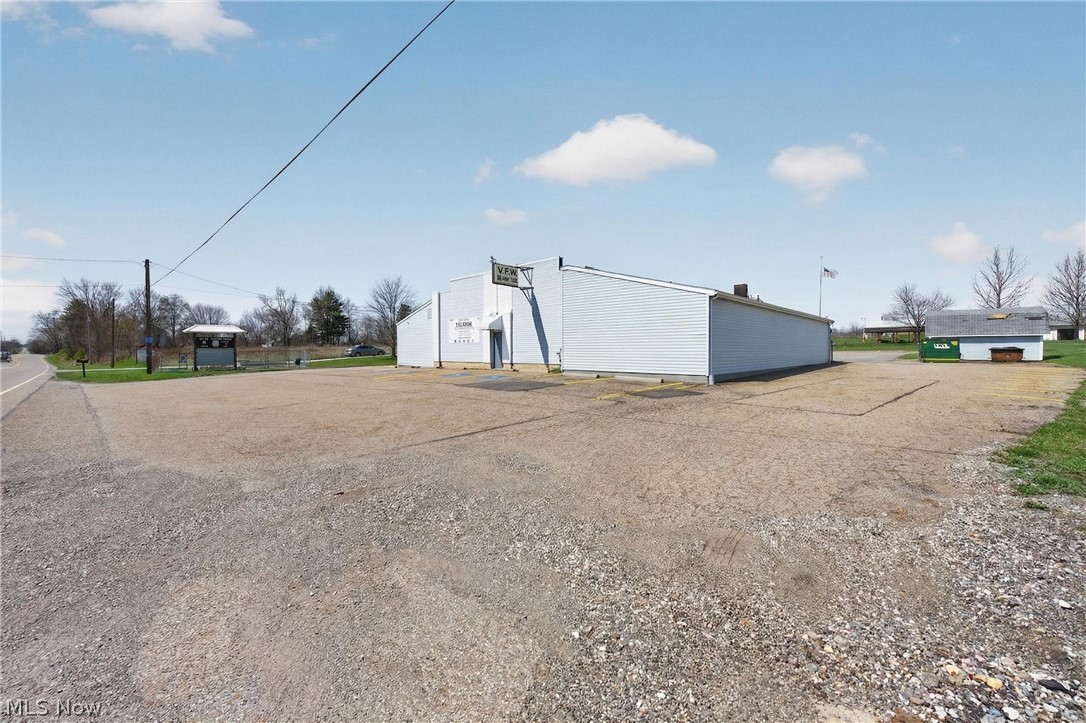 7459 Columbus Road NE Louisville OH 44641