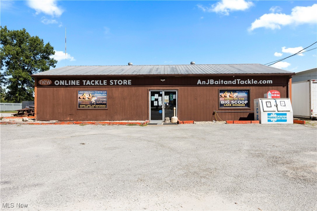 6797 W Lakeshore Drive Port Clinton OH 43452